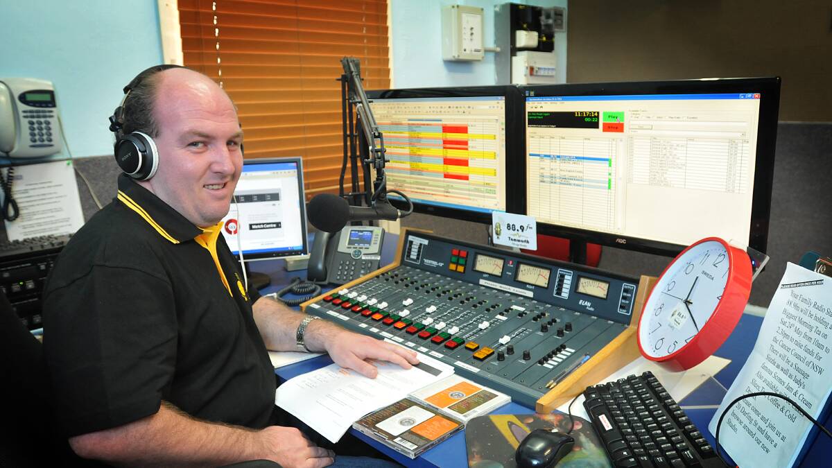 RIGHT WAVELENGTH: Kootingal man Troy Orton, who is legally blind, has changed his life thanks to community radio. Photo: Geoff O’Neill 2305GOA01