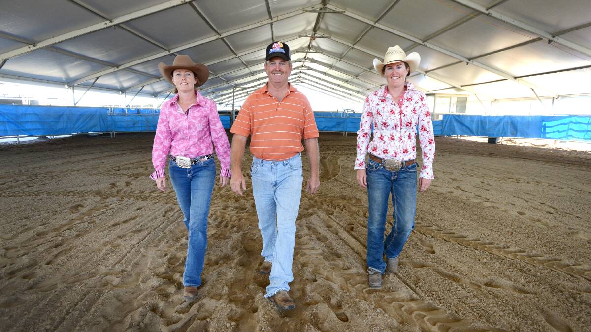 Looking forward to a big two weeks of cutting are (from left) Lara McEachern (Tumbarumba NSW), Peter Shumack (NCHA President and competitor) and Zannie Randell (Benalla, Victoria). Photo: Barry Smith  260514BSC02