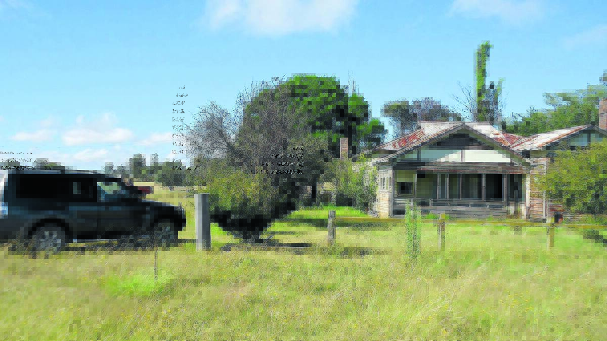 POLICE PROBE: Strike Force Annan detectives are examining any connections Bill Roach’s friends or associates may have to this property on the outskirts of Armidale which was searched in late February. Photo: NSW Police