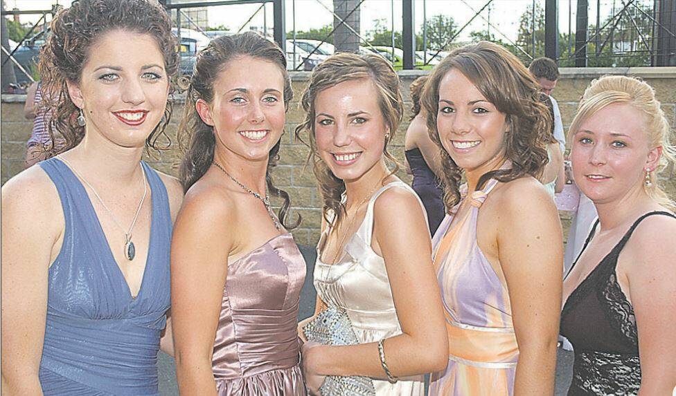 School formal photos from Tamworth schools in 2006 and 2007.