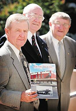 Thirsty work: AHA country delegate Bevan Douglas, historical society president Richard Hutt and co-author Warren Newman at the launch of a history of hotels in Tamworth. Photo: Robert Chappel 101106RCA01