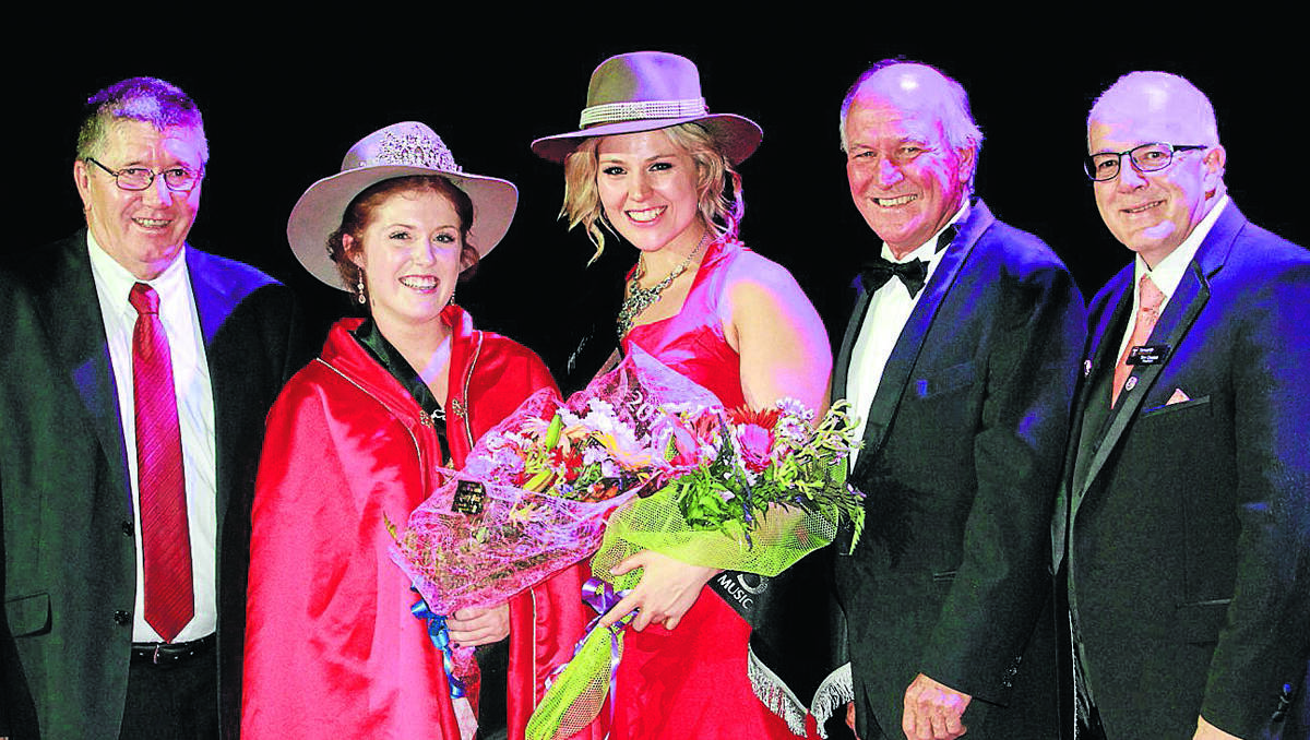 CROWNING DINNER: Mayor Col Murray wound up his festival at the crowning  of the Country Music Queen Sophie Dewhurst and Princess Kate Coburn along with member for New England Tony Windsor and Cr Tim Coates. Photo: Gareth Gardner 