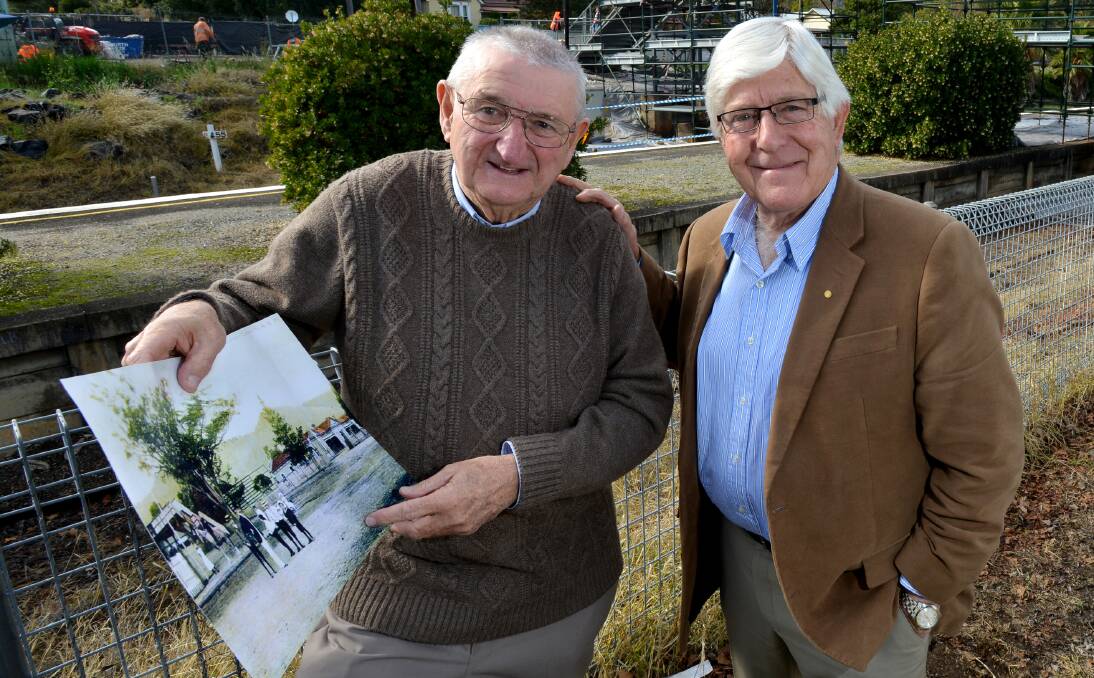 HISTORY BUFFS: Dr Warren Newman pictured with Tamworth regional councillor Warren Woodley. Photo: Barry Smith 010713BSA04