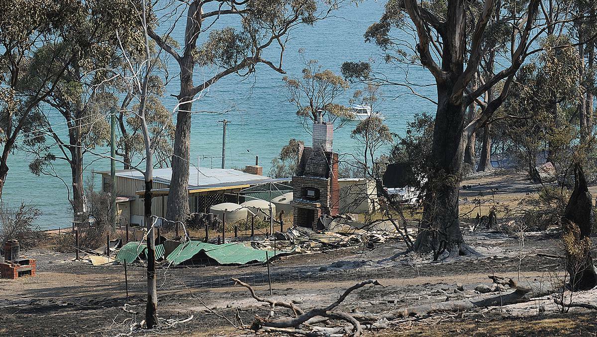 Tasman Peninsula bushfires. Photo: Paul Scambler/The Examiner 